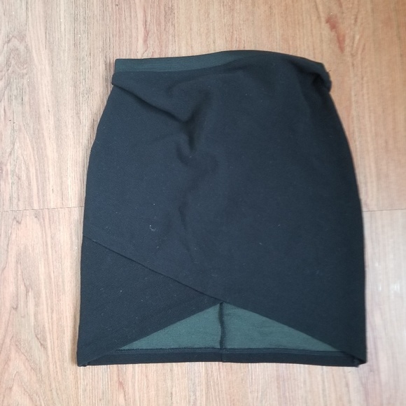 H&M black skirt - Picture 2 of 4